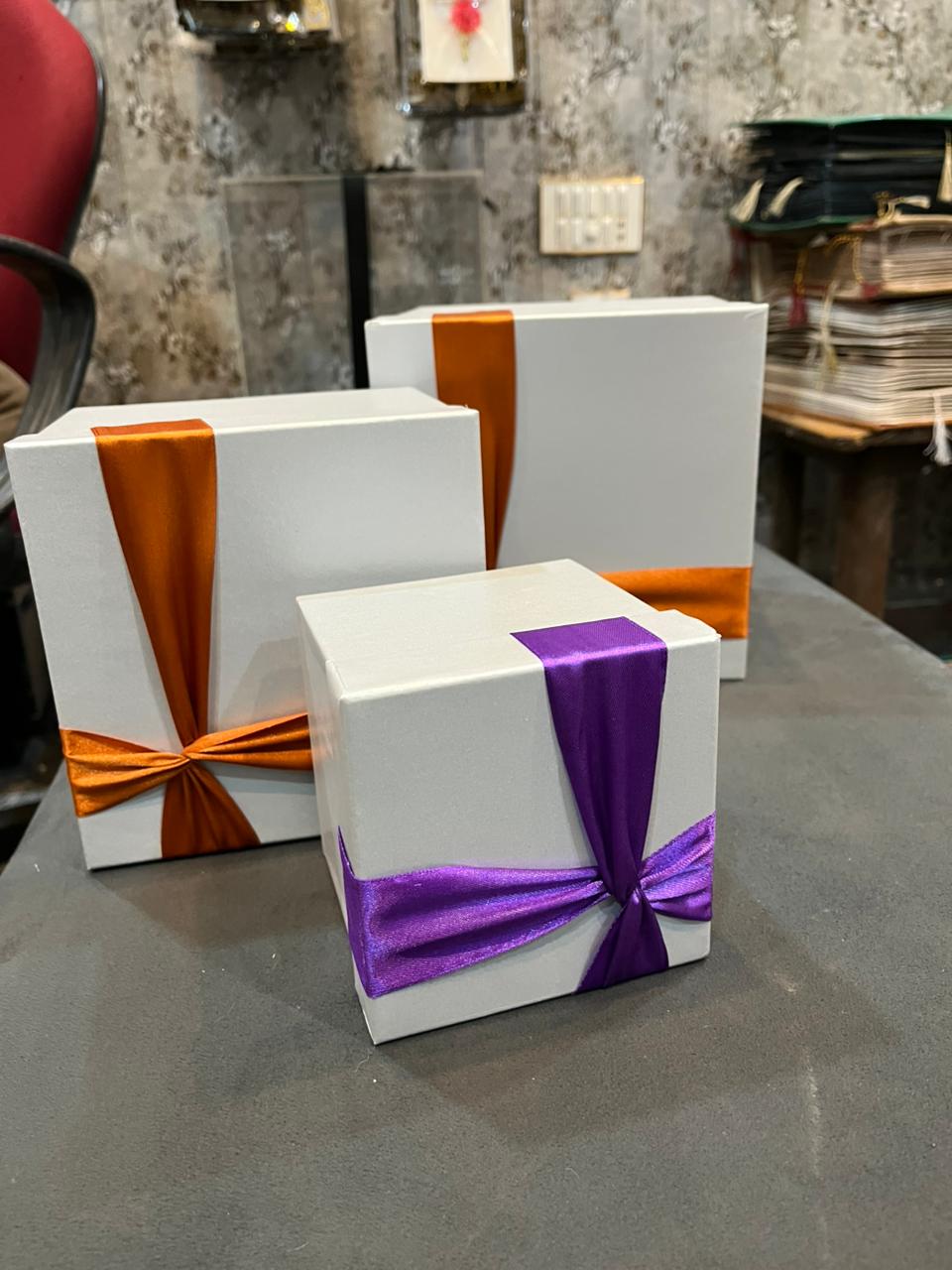 premium snow white luxury gift boxs